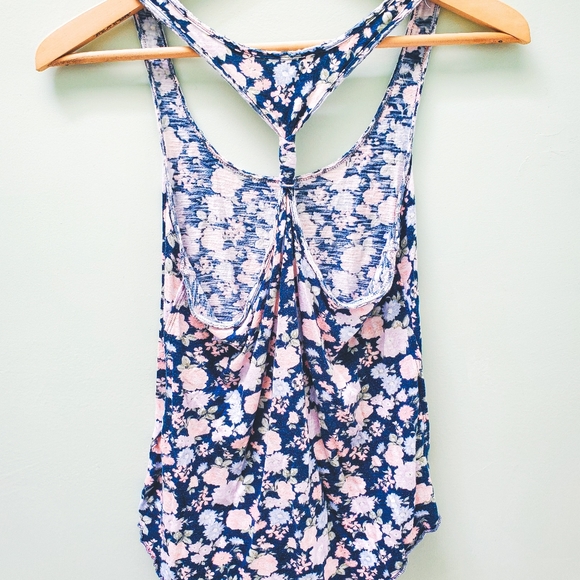 A&F Twist Back Tank Top - Picture 2 of 3